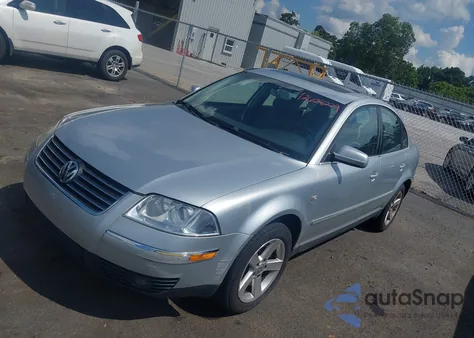 2004 Volkswagen Passat Glx from USA, damaged, VIN WVWRH63BX4P093381